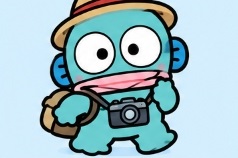 Hangyodon equipped with travel hat, camera, and backpack